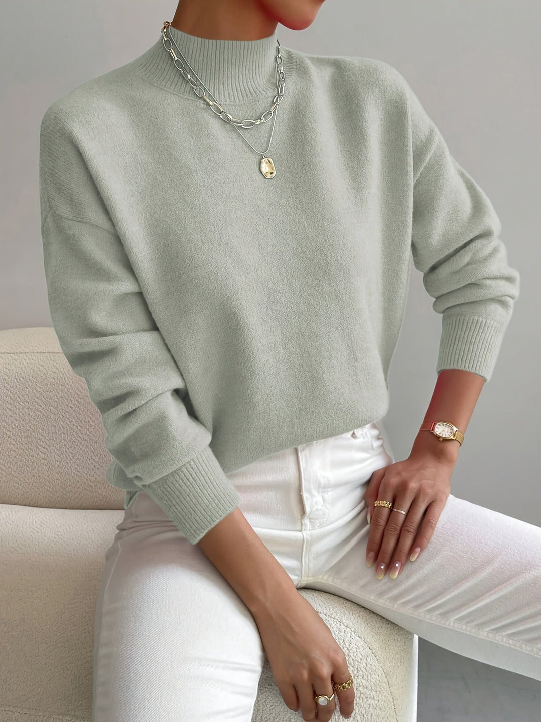 Yasmine - Elegant Turtleneck Sweater